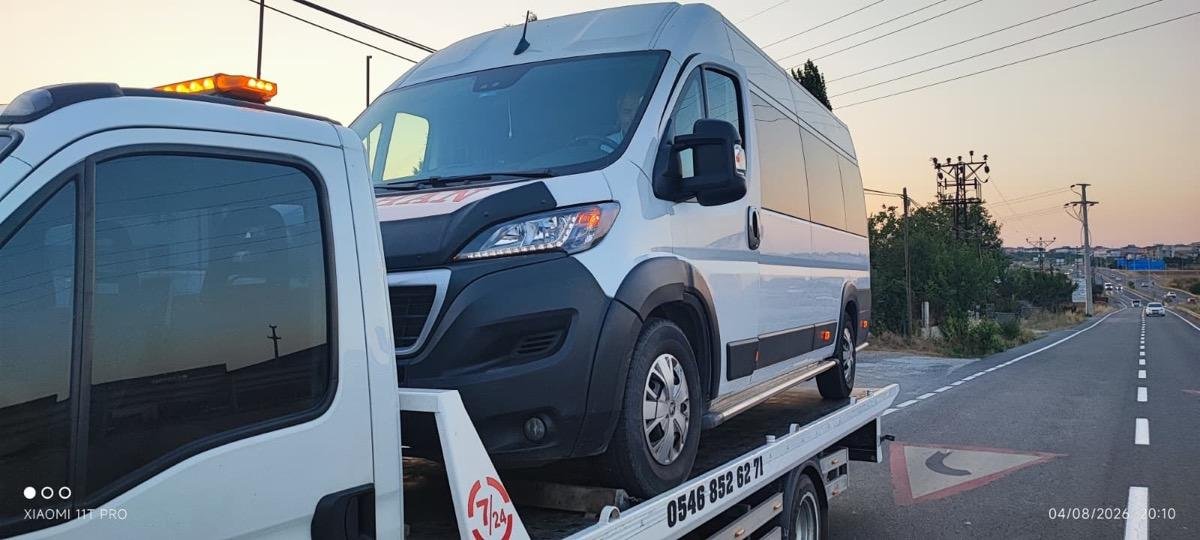 Çorlu çekici hizmeti - Minibüs yol yardım operasyonu, platformlu çekici ile gün batımında taşıma